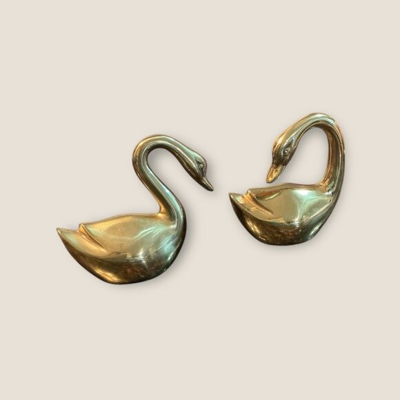 Vintage Brass Swan Figurines Set Of 2 Paperweights Or Shelf Decor Elegant Home A - Picture 3 of 6